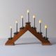 Adventní Svietnik drevený , morený ako dub , Biela LED žiarovka - imitácia plameňa  7x34 V / 0,2W