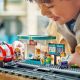 LEGO® City 60423 Električka a zastávka v centre mesta