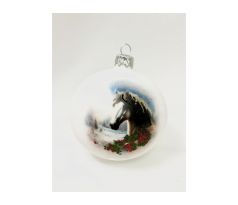 Sklenená vianočná guľa 8 cm – Biely kôň so zimným motívom a vlastným textom