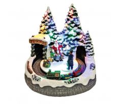 Dekorácia vianočná dedinka s fotografom a vláčikom